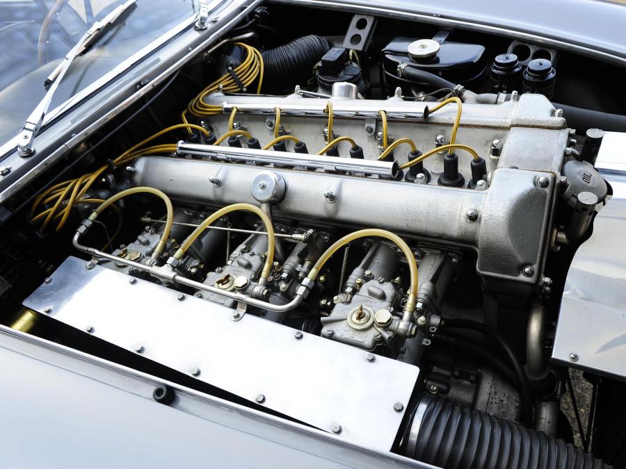 Моторный отсек Aston Martin DB4 GT Bertone Jet (0201/L) 1961 года  (фото 15 из 21)